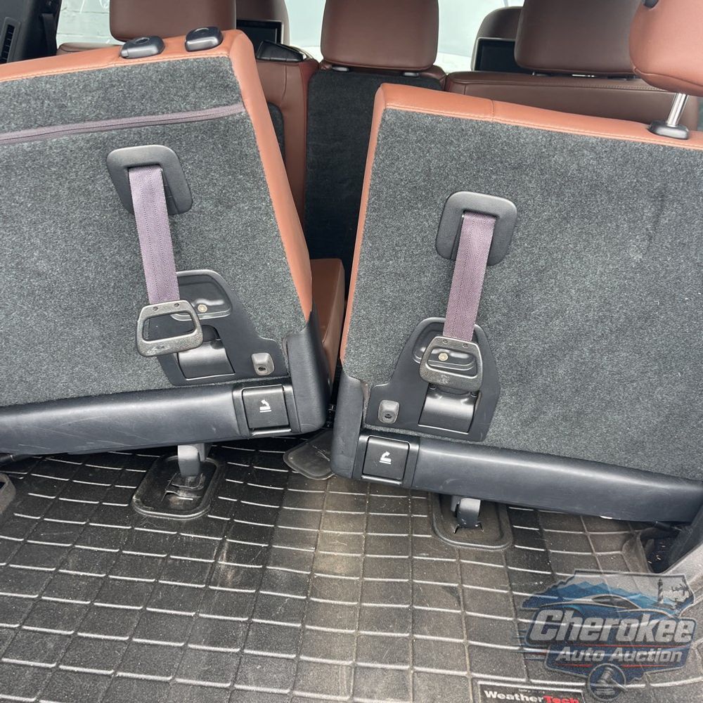 2017 Toyota Land Cruiser Base