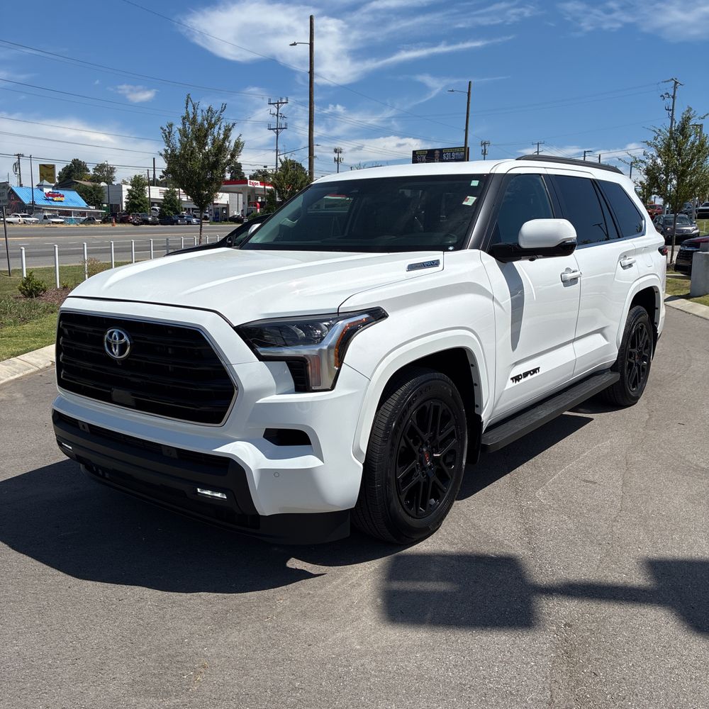 2024 Toyota Sequoia SR5