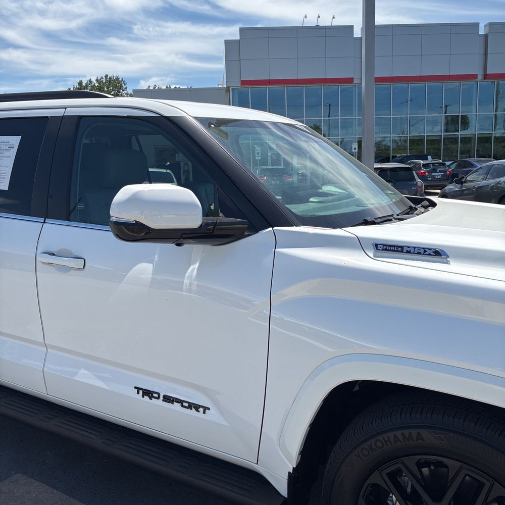 2024 Toyota Sequoia SR5