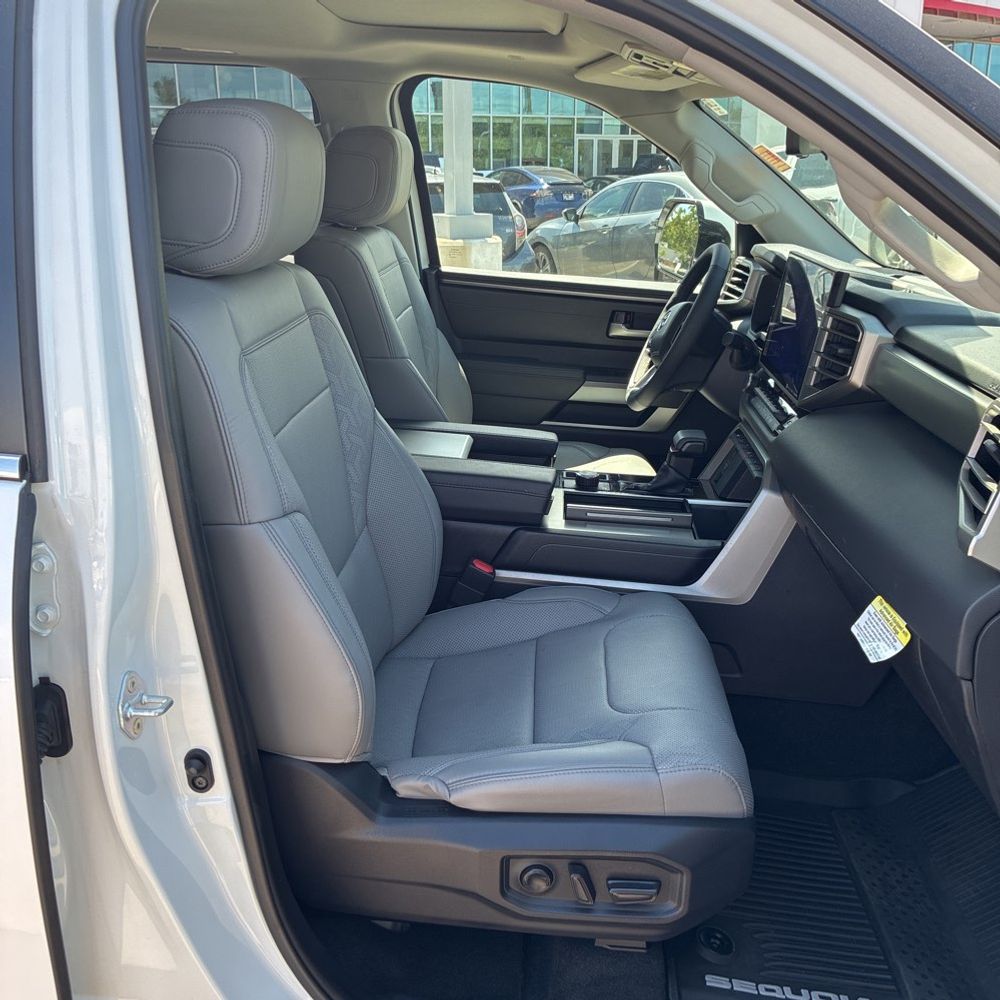 2024 Toyota Sequoia SR5