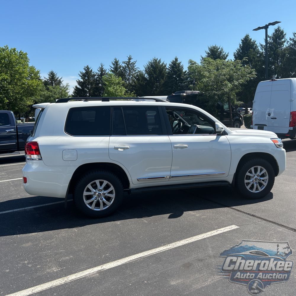 2019 Toyota Land Cruiser Base