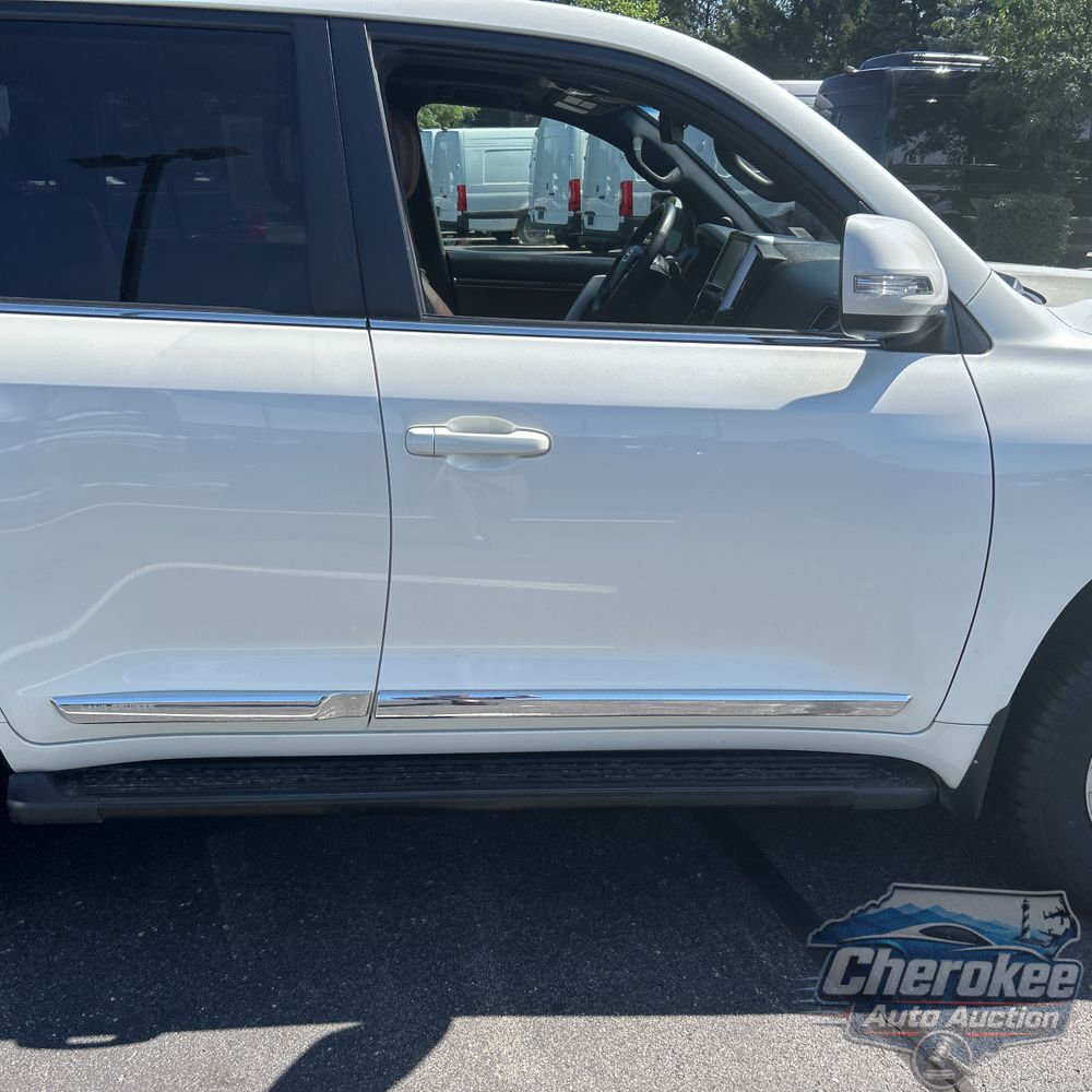 2019 Toyota Land Cruiser Base