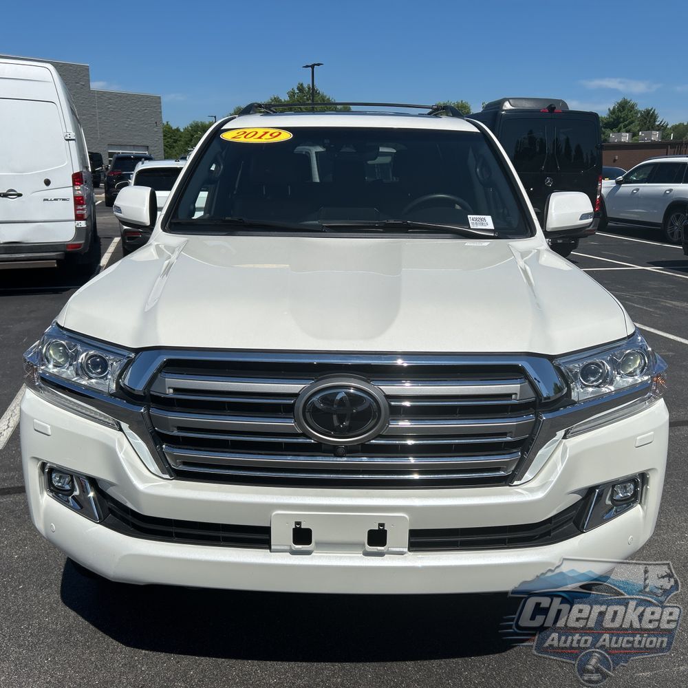 2019 Toyota Land Cruiser Base