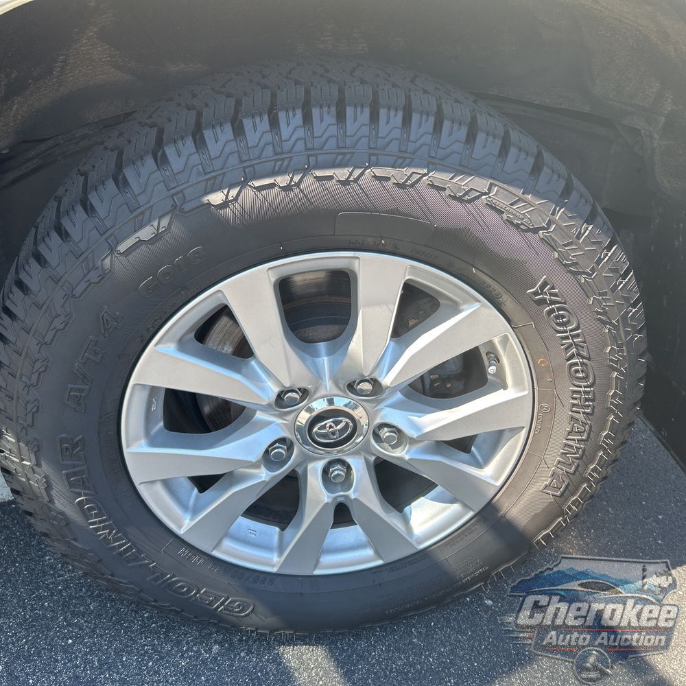 2019 Toyota Land Cruiser Base