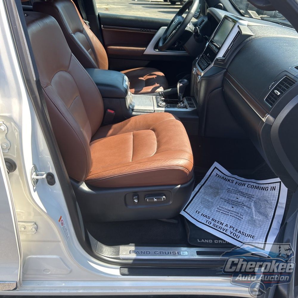 2019 Toyota Land Cruiser Base