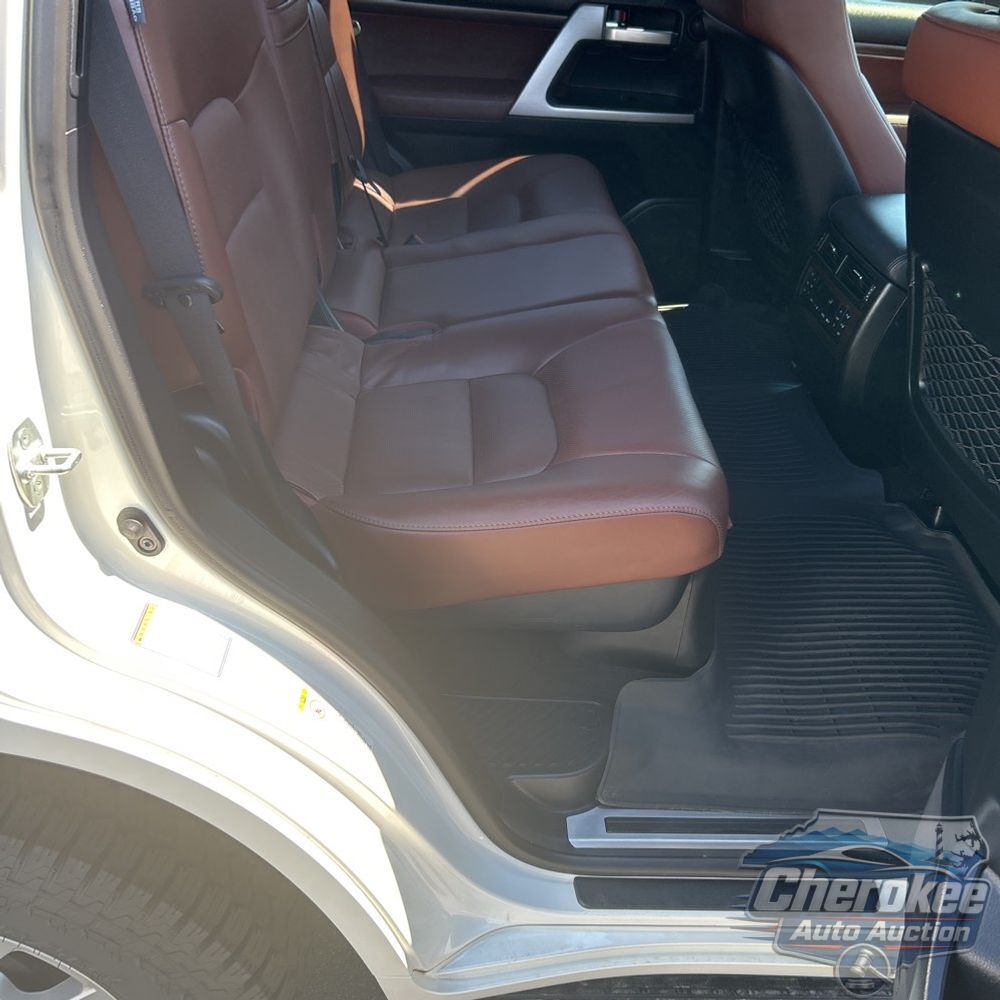 2019 Toyota Land Cruiser Base