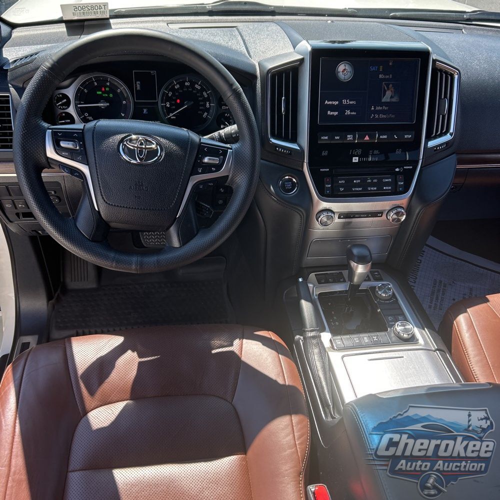 2019 Toyota Land Cruiser Base