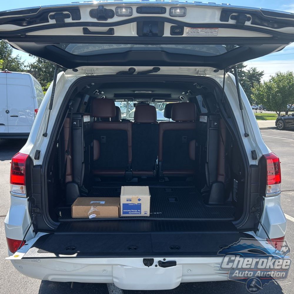 2019 Toyota Land Cruiser Base