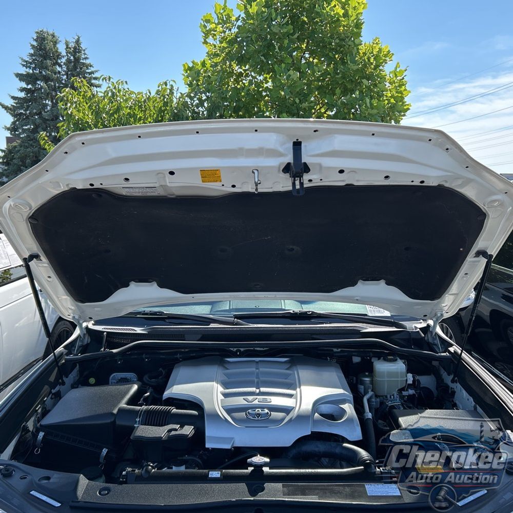 2019 Toyota Land Cruiser Base