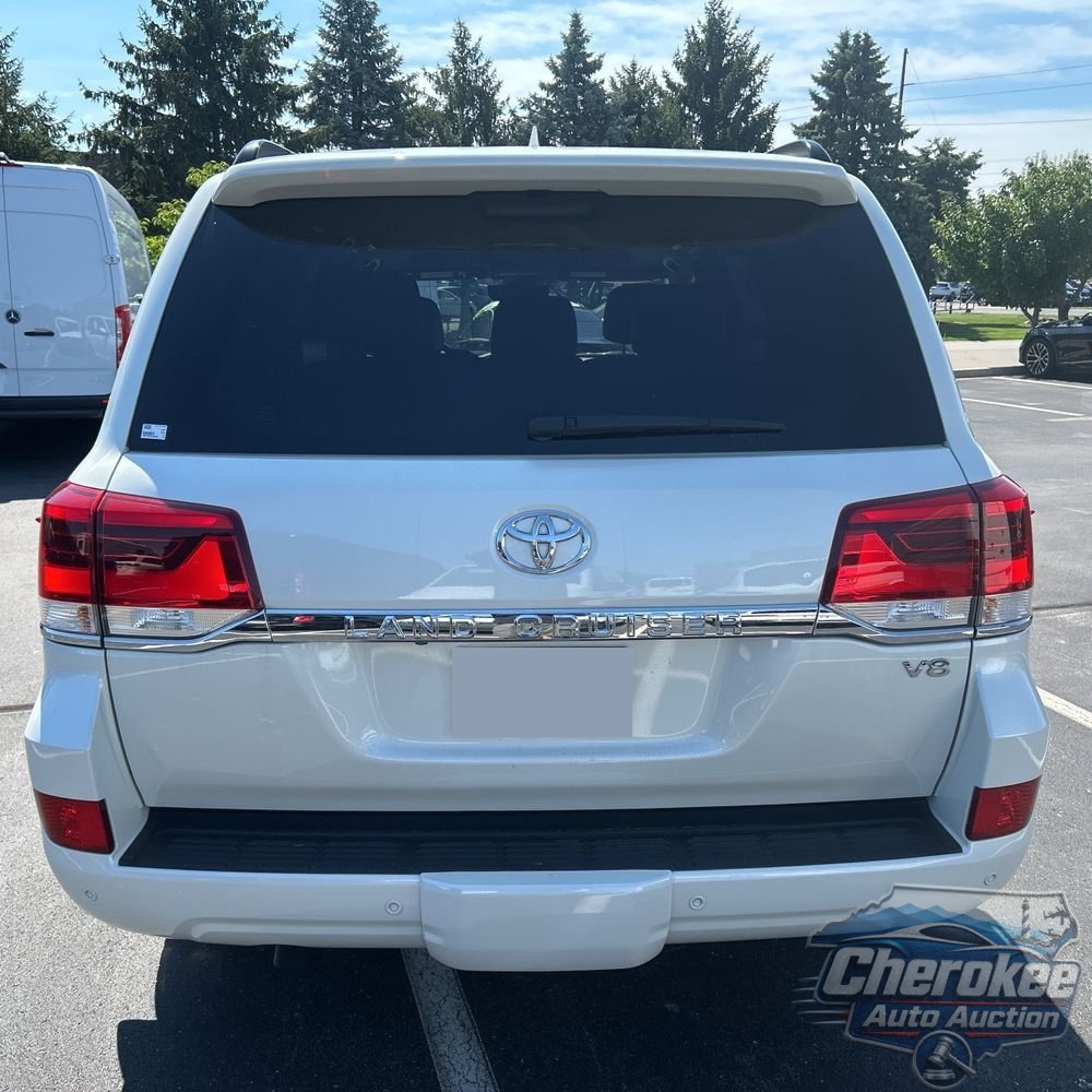 2019 Toyota Land Cruiser Base