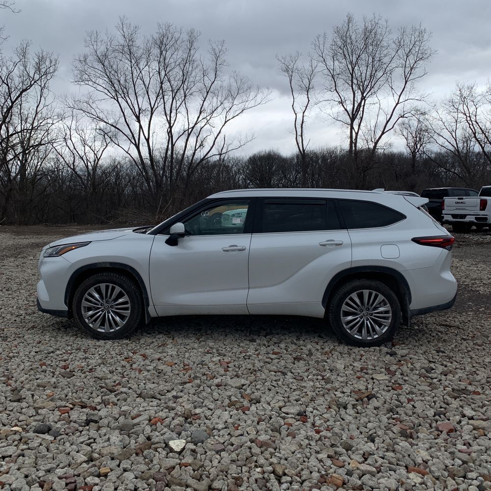 2024 Toyota Highlander Platinum