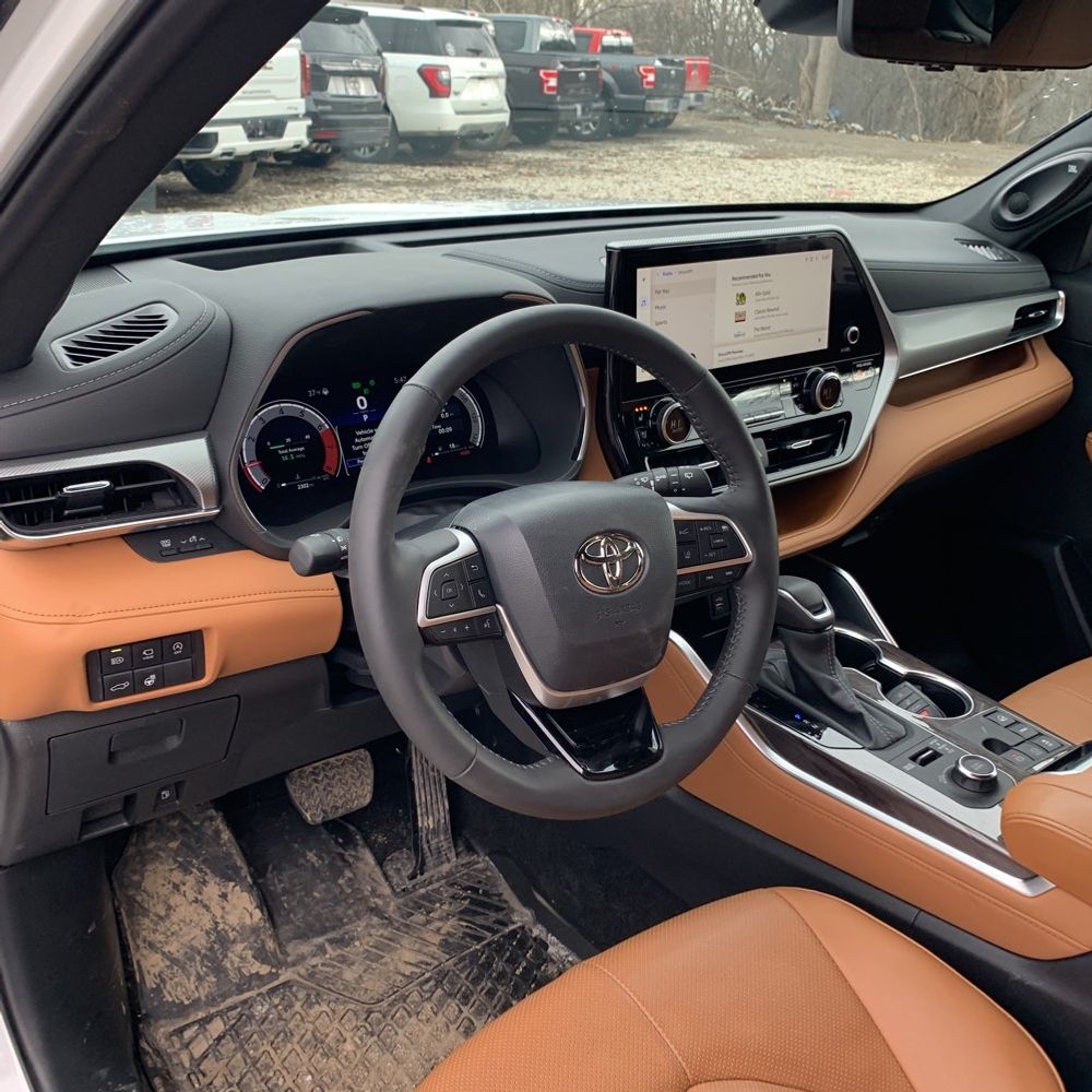 2024 Toyota Highlander Platinum