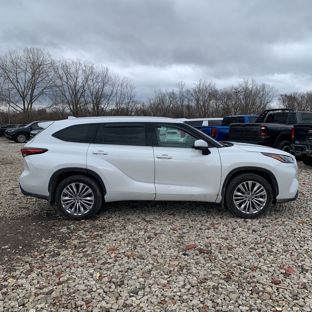 2024 Toyota Highlander Platinum