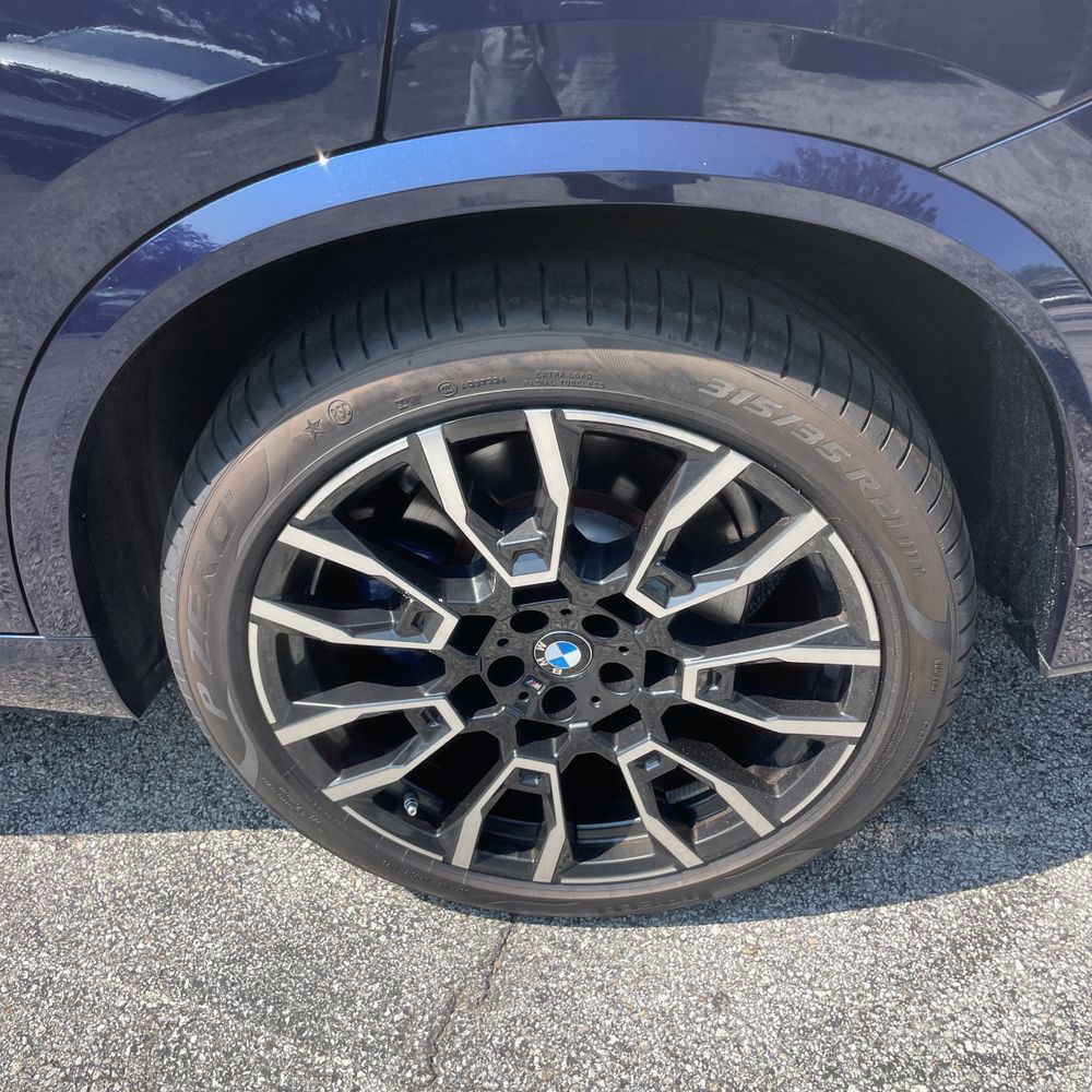 2024 BMW X5 M60i