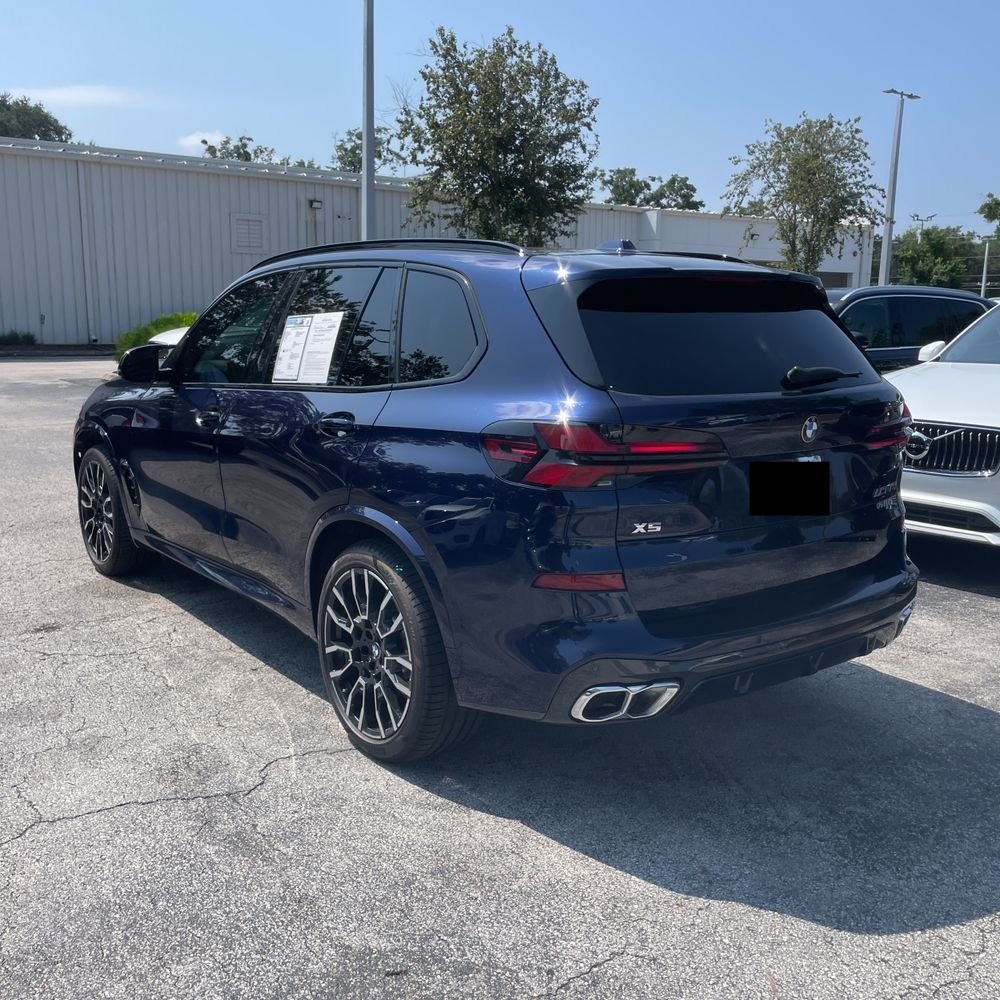 2024 BMW X5 M60i