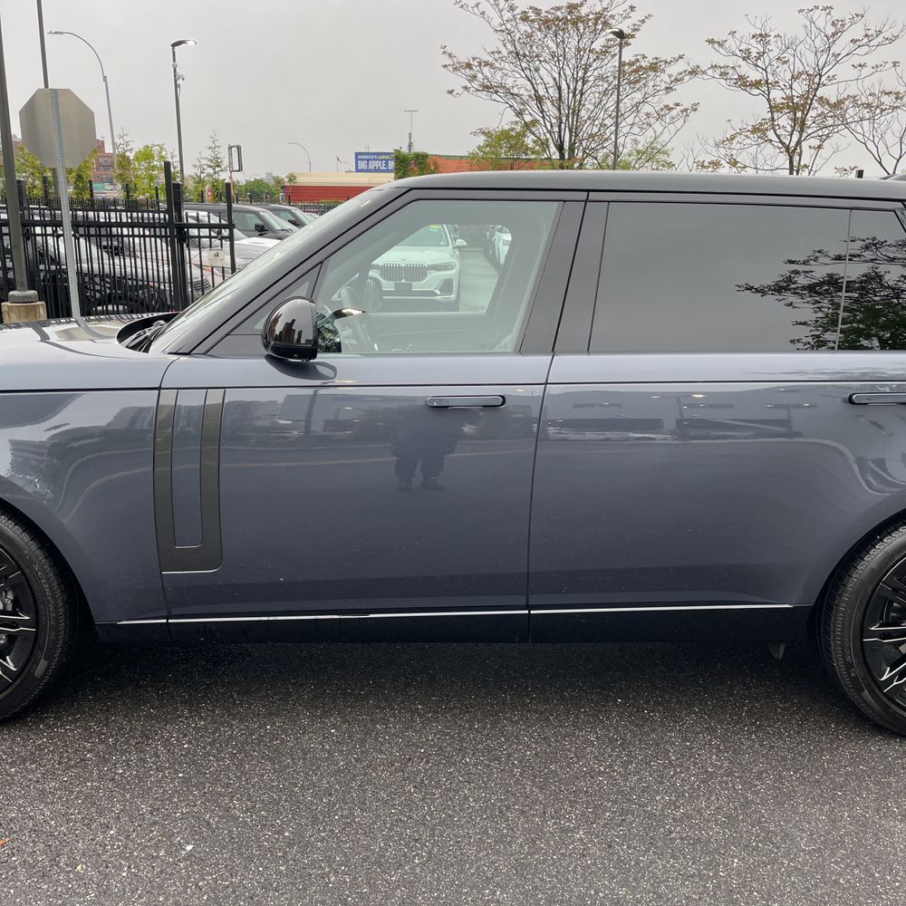 2025 Land Rover Range Rover P400 SE LWB