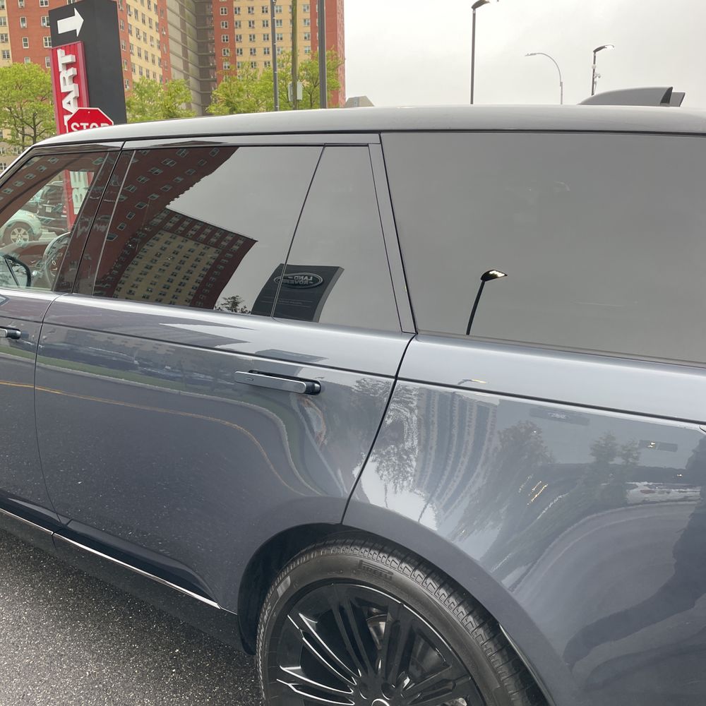 2025 Land Rover Range Rover P400 SE LWB