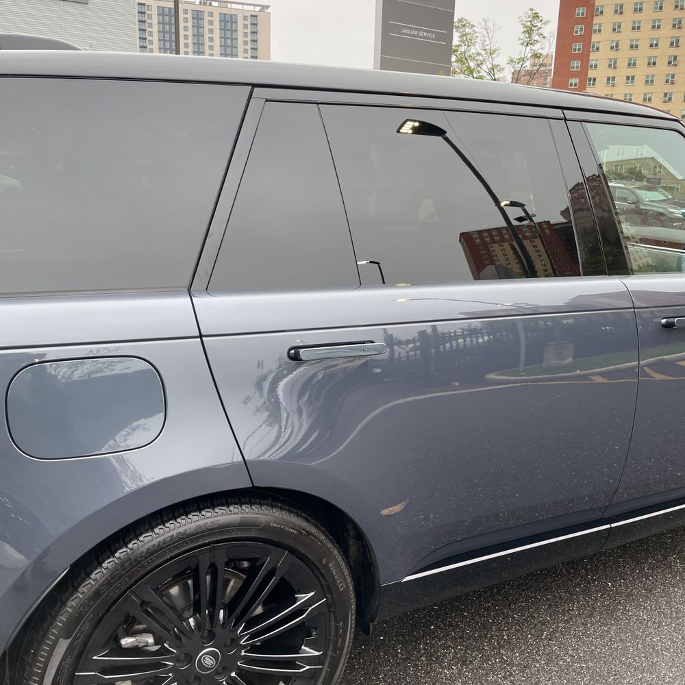 2025 Land Rover Range Rover P400 SE LWB