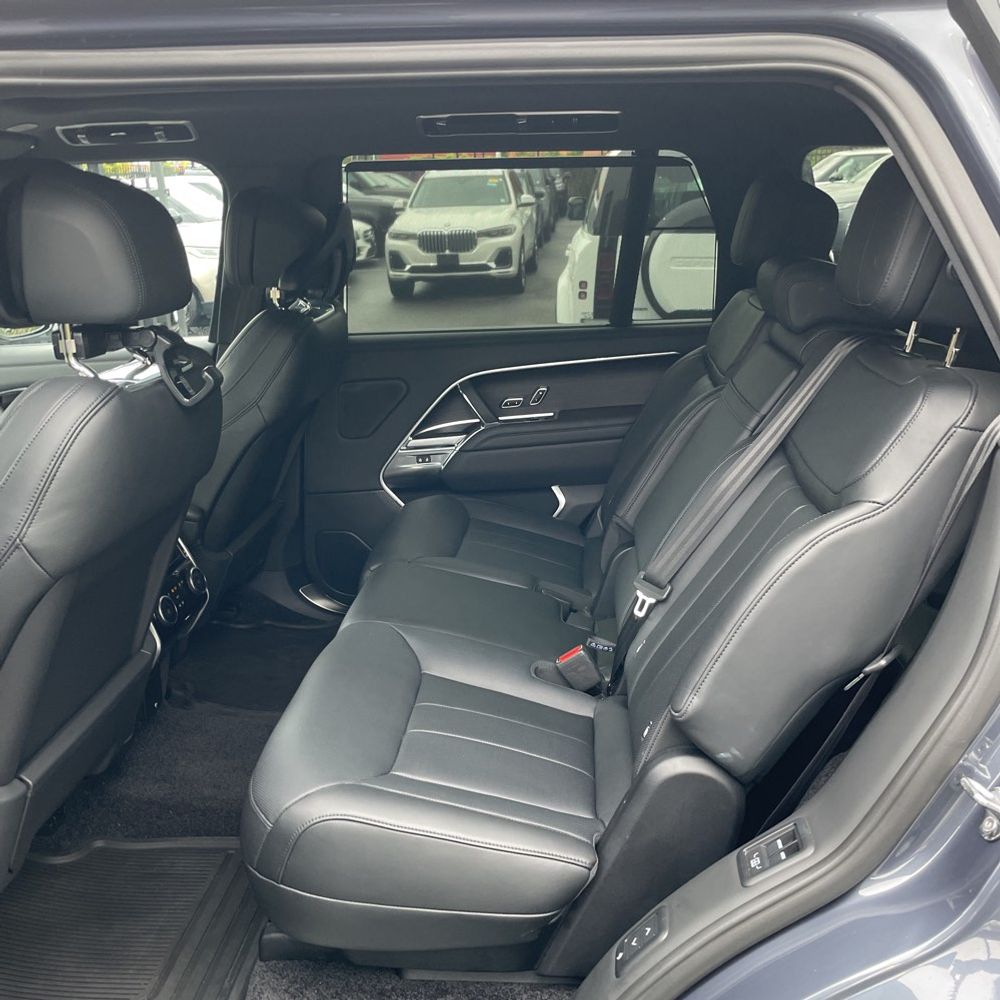 2025 Land Rover Range Rover P400 SE LWB