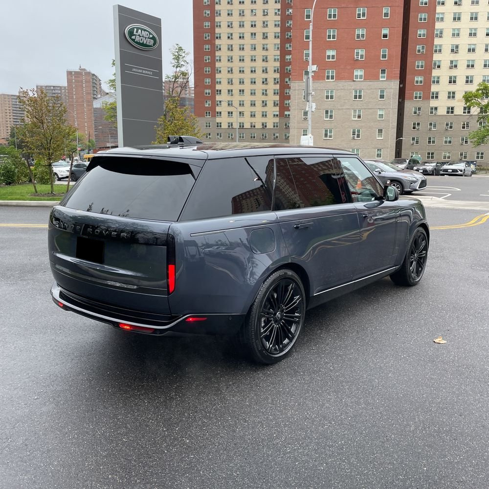 2025 Land Rover Range Rover P400 SE LWB