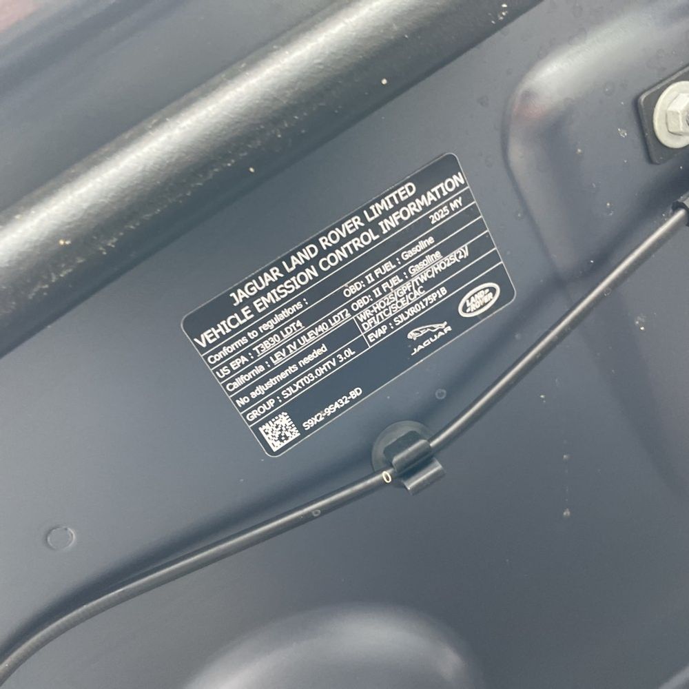 2025 Land Rover Range Rover P400 SE LWB