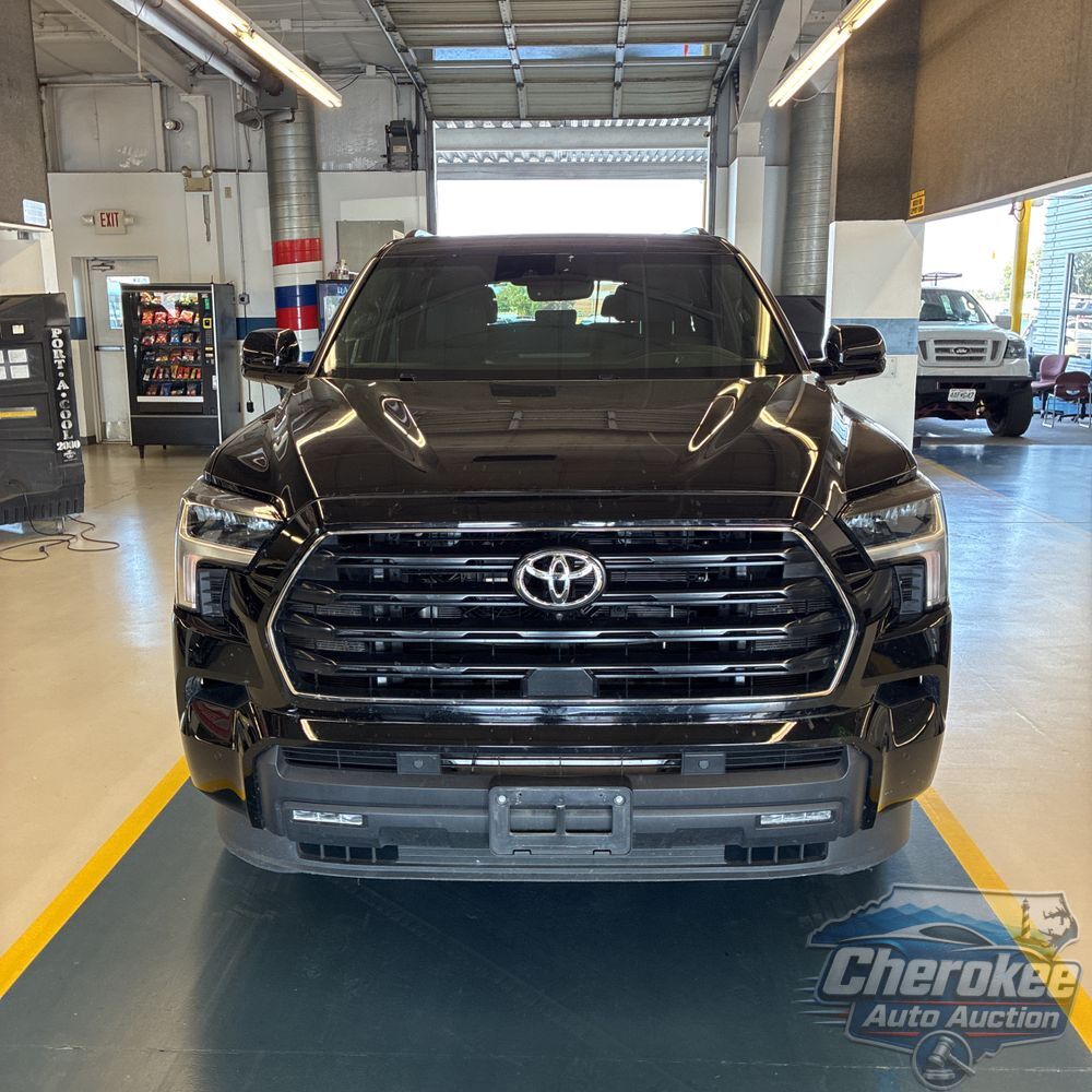 2025 Toyota Sequoia SR5