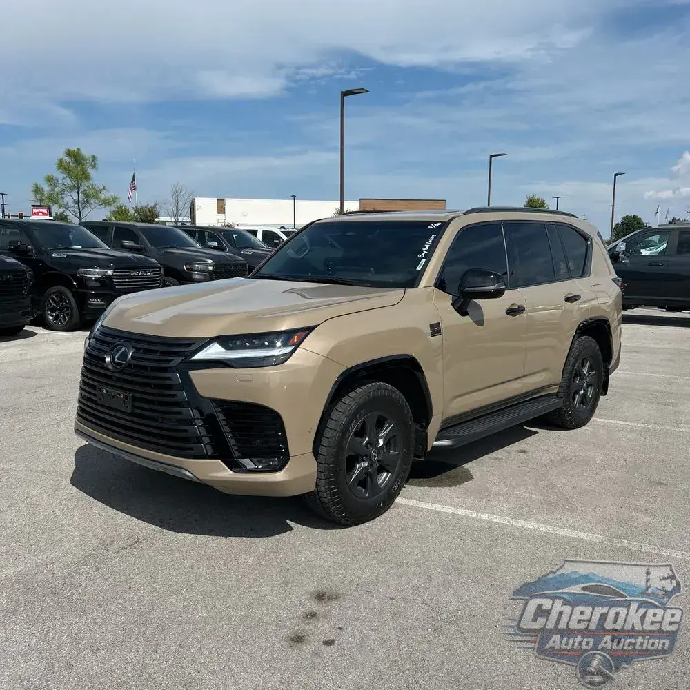 2025 Lexus LX 700h Overtrail