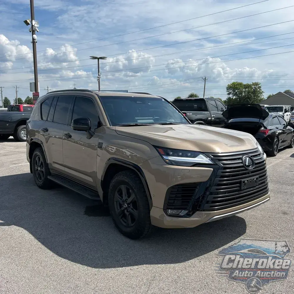 2025 Lexus LX 700h Overtrail