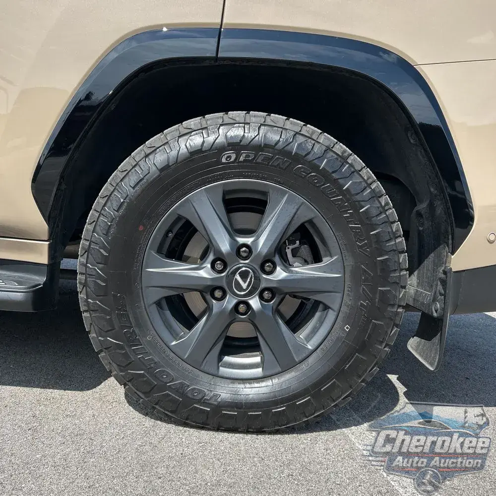 2025 Lexus LX 700h Overtrail