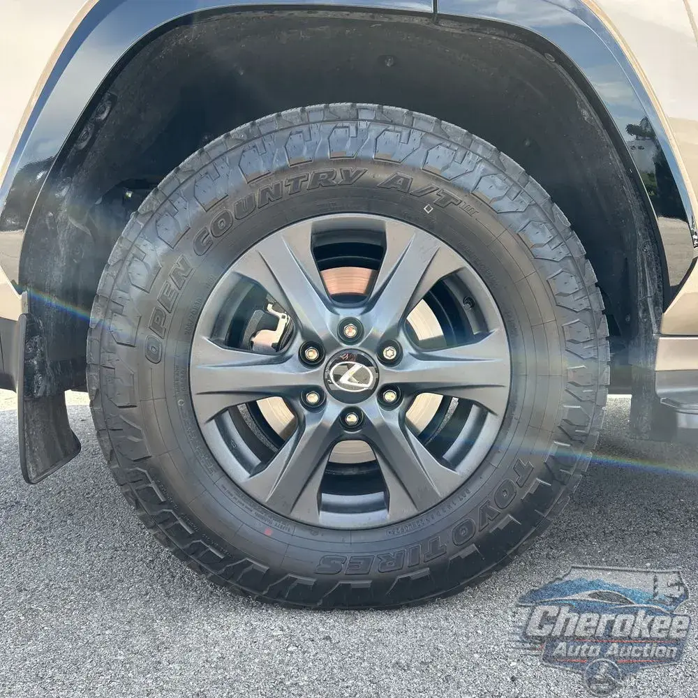 2025 Lexus LX 700h Overtrail