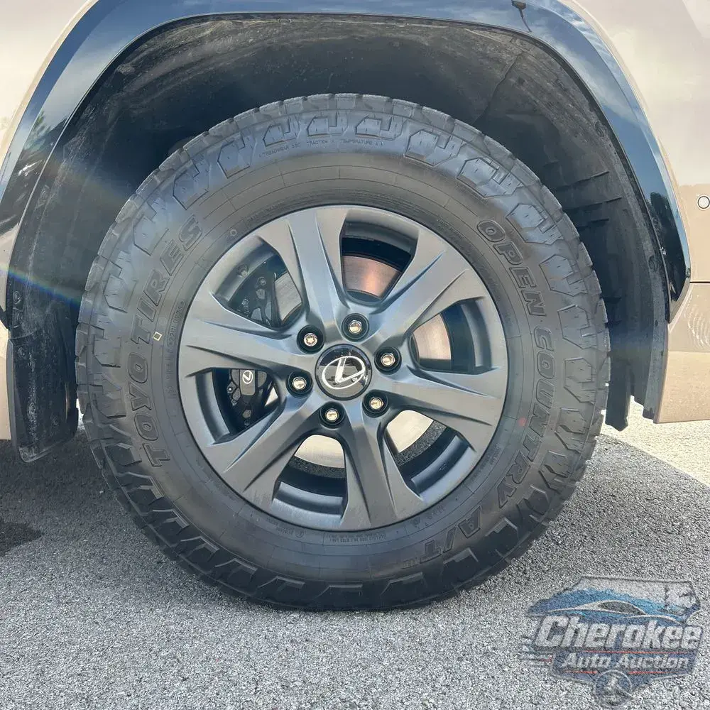 2025 Lexus LX 700h Overtrail