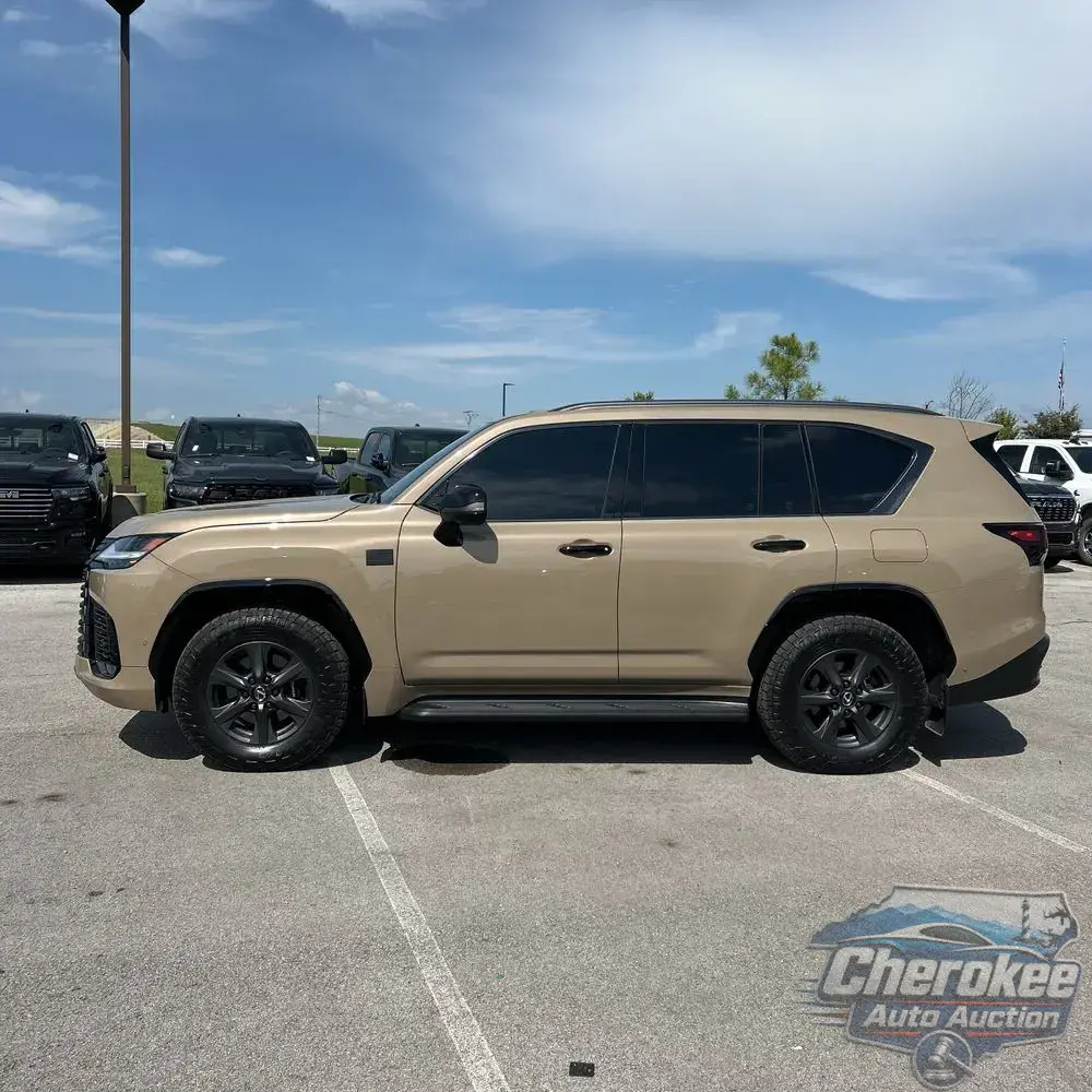 2025 Lexus LX 700h Overtrail