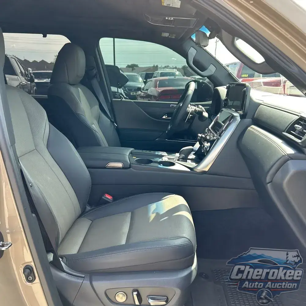 2025 Lexus LX 700h Overtrail