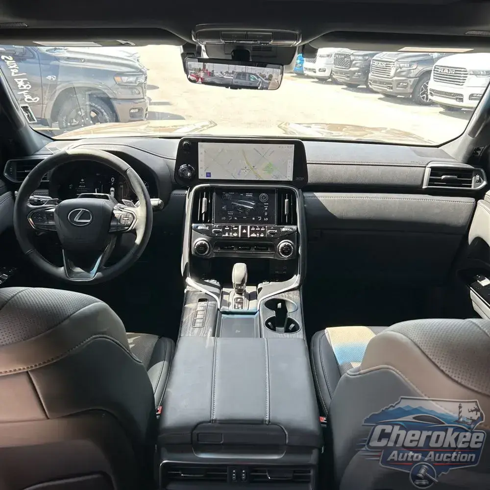 2025 Lexus LX 700h Overtrail