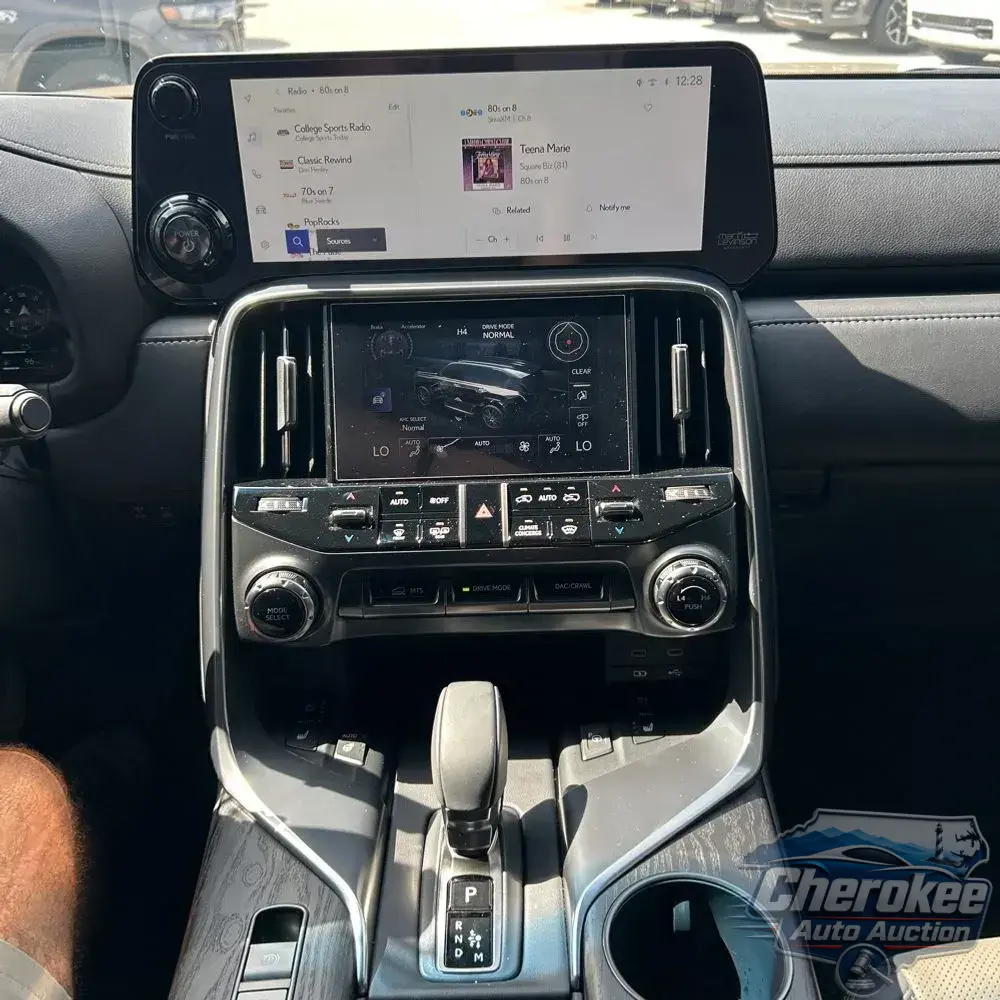 2025 Lexus LX 700h Overtrail