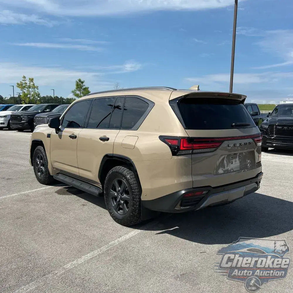 2025 Lexus LX 700h Overtrail