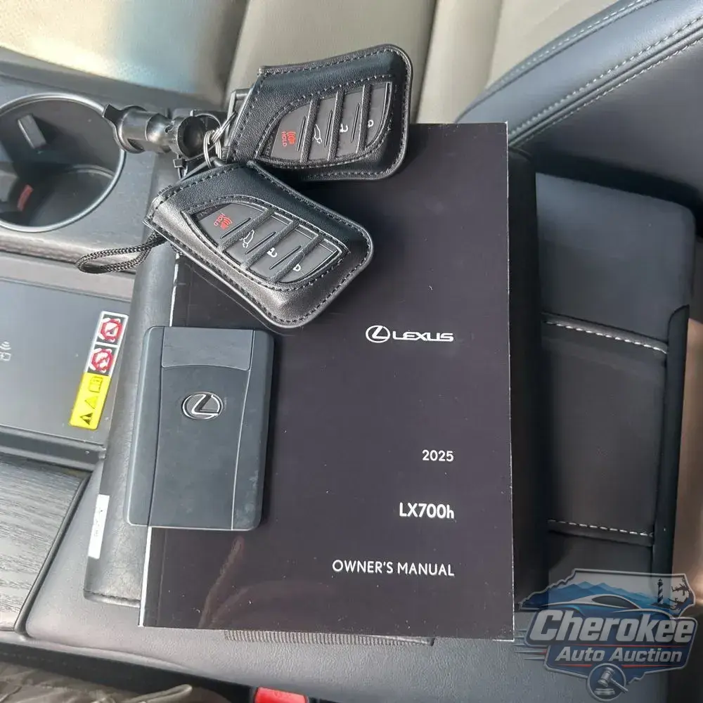 2025 Lexus LX 700h Overtrail