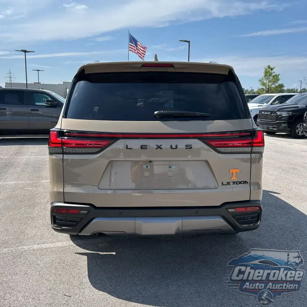 2025 Lexus LX 700h Overtrail