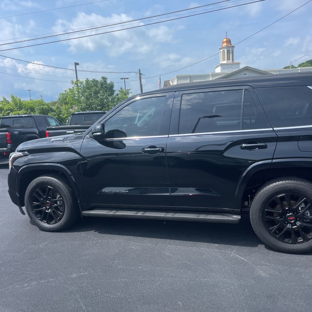 2024 Toyota Sequoia SR5
