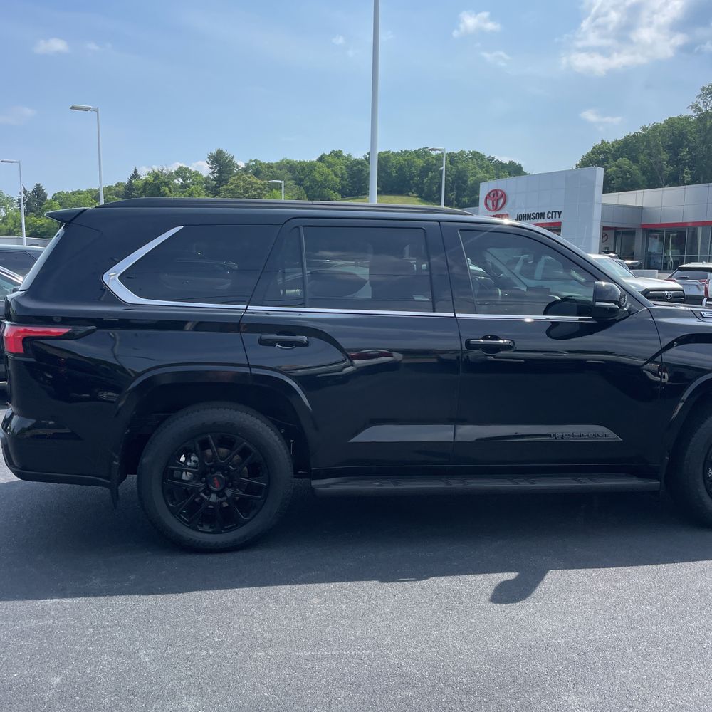 2024 Toyota Sequoia SR5