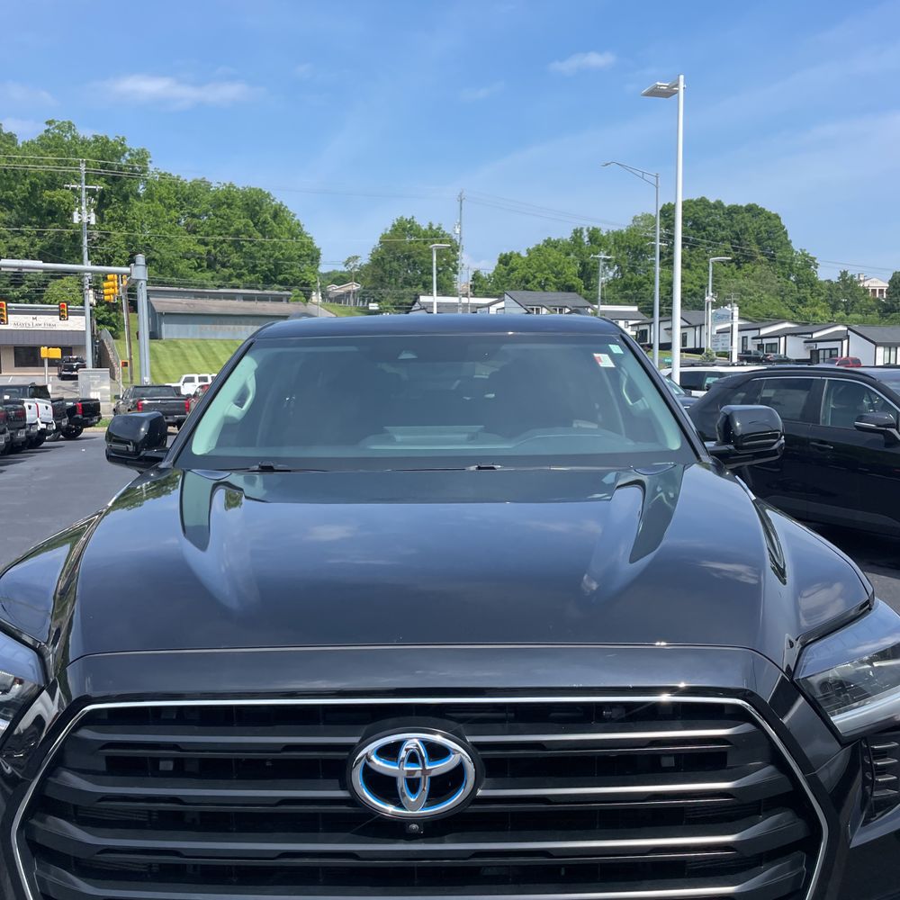 2024 Toyota Sequoia SR5