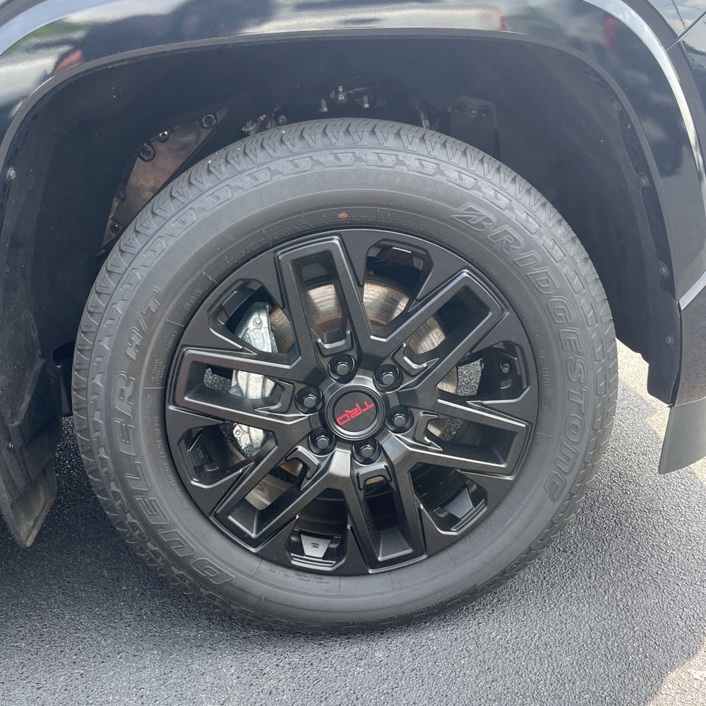 2024 Toyota Sequoia SR5