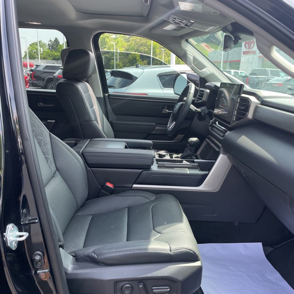 2024 Toyota Sequoia SR5