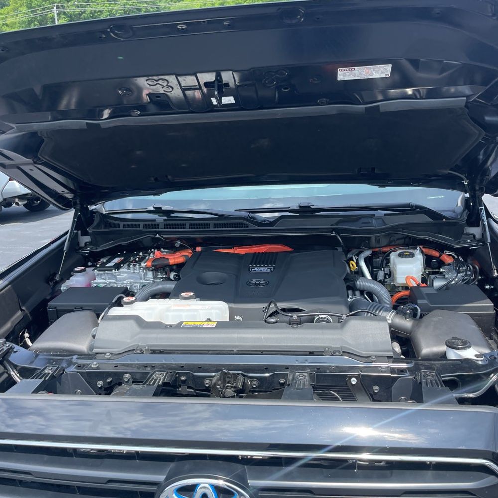 2024 Toyota Sequoia SR5