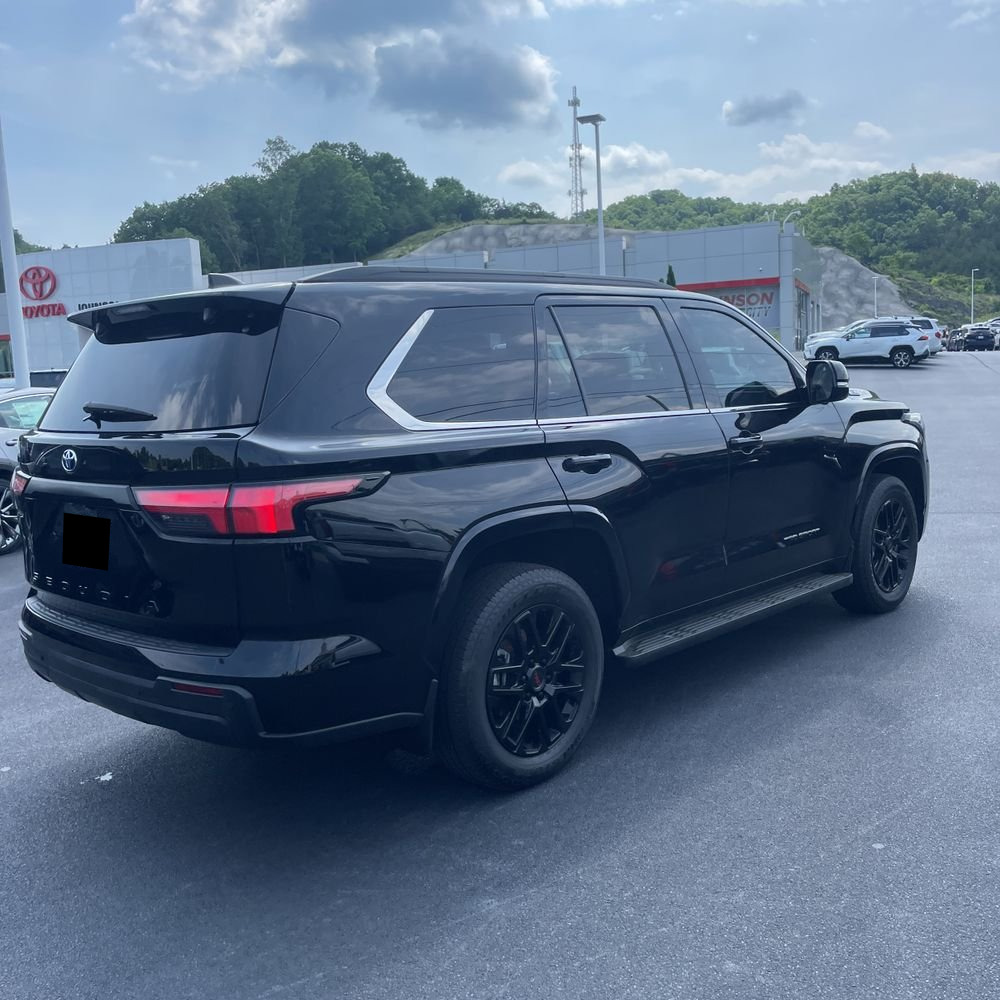 2024 Toyota Sequoia SR5