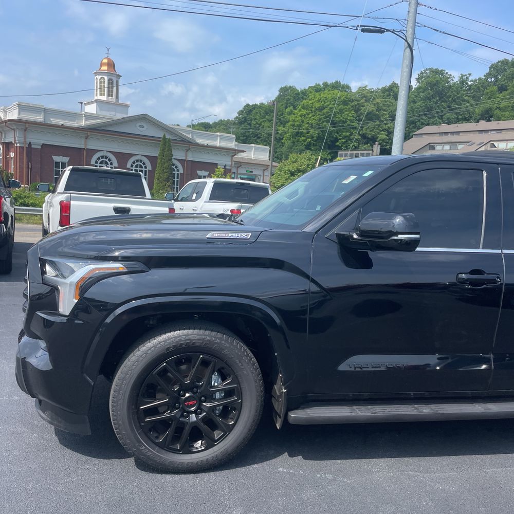 2024 Toyota Sequoia SR5
