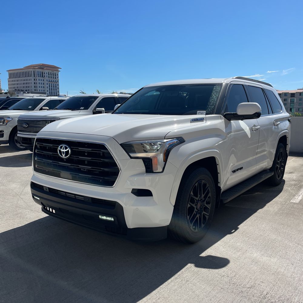 2024 Toyota Sequoia SR5