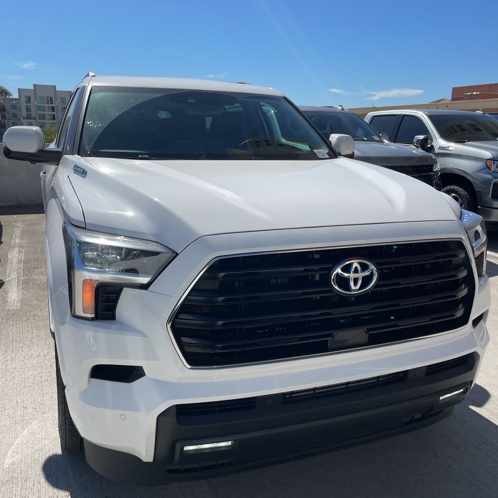 2024 Toyota Sequoia SR5