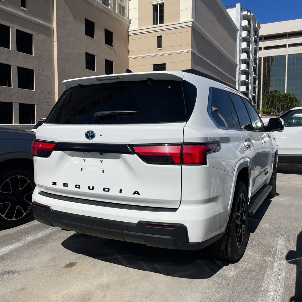 2024 Toyota Sequoia SR5