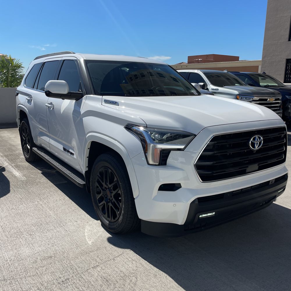 2024 Toyota Sequoia SR5